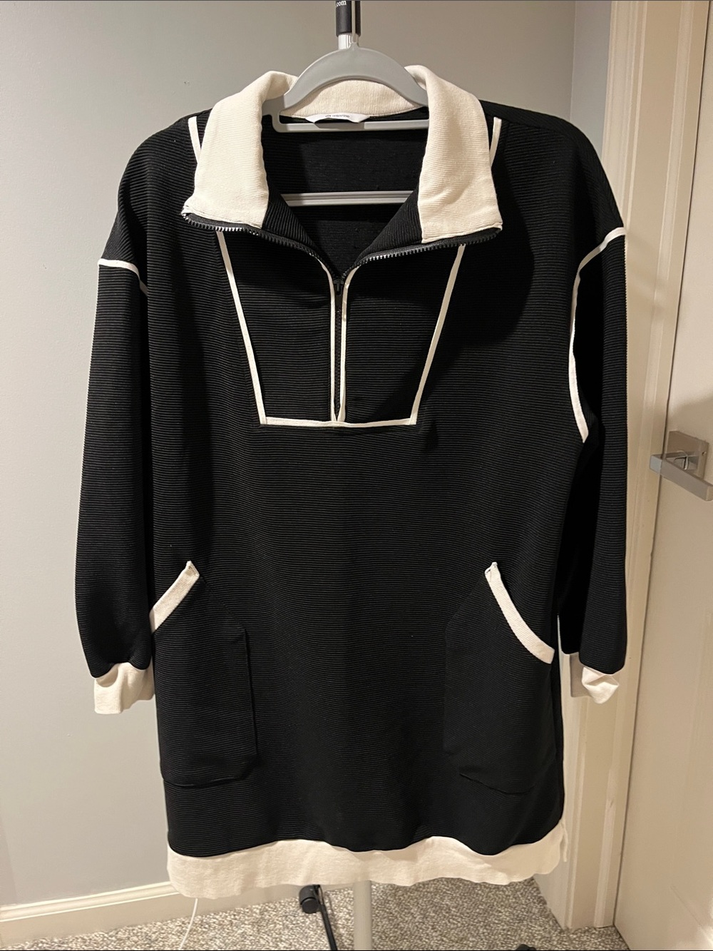 Wenrine Black and Cream Zip-Neck Dress